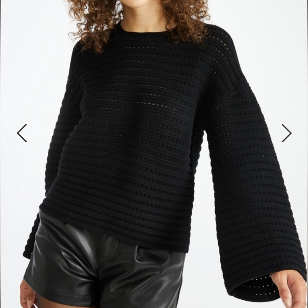 JustFab Bell Sleeve Crochet Sweater Size Large